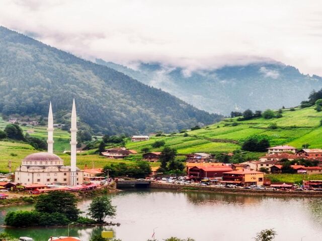 Elit Uçaklı İzmir Çıkışlı Karadeniz Yaylalar ve Batum Turu ( 4 Gece 5 Gün )