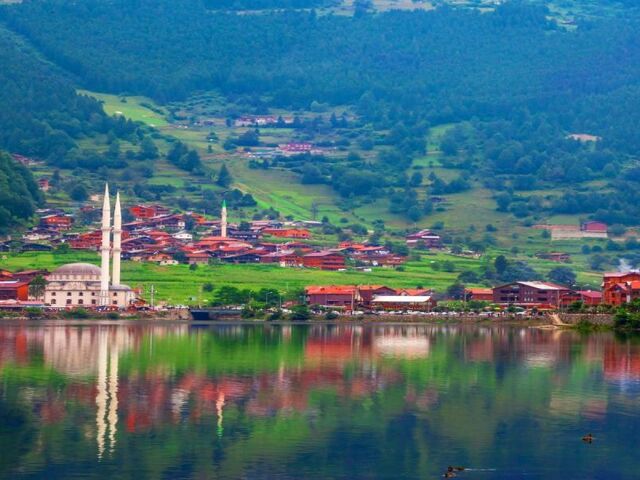 Elit Uçaklı İzmir Çıkışlı Karadeniz Yaylalar ve Batum Turu ( 4 Gece 5 Gün )