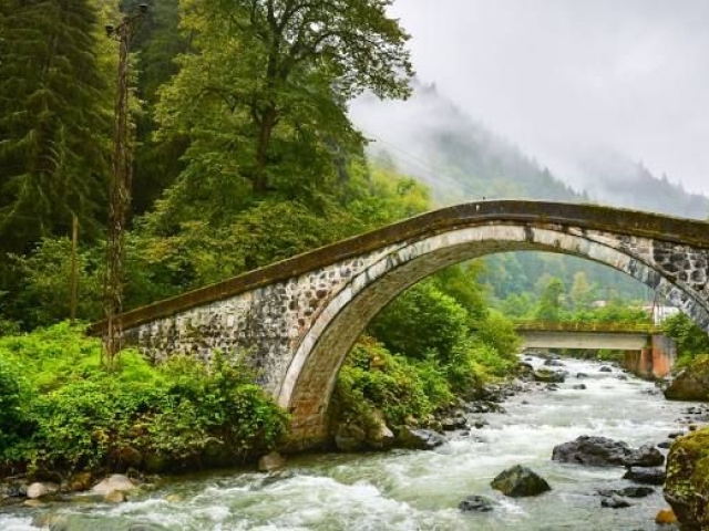 İkonik Doğu Karadeniz Yaylalar ve Batum Turu| 4 Gece Konaklamalı Uçaklı Adana Çıkışlı Trabzon Başlar