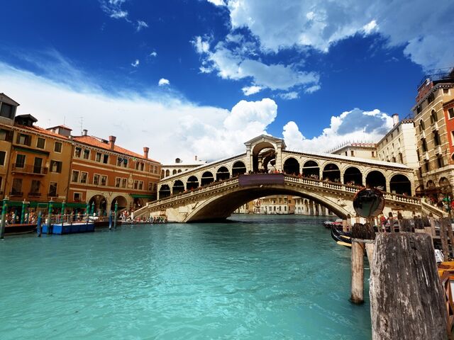 Kuzey İtalya Turu Yılbaşı Özel Türk Hava Yolları İle Ekstra Turlar ve Çevre Gezileri Dahil 3 Gece 4 Gün (MXP-MXP)