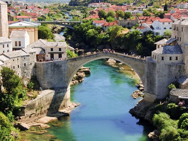 Kosovalı Büyük Balkanlar Turu AJet ile Extra Turlar ve Akşam Yemekleri Dahil SKP-SJJ