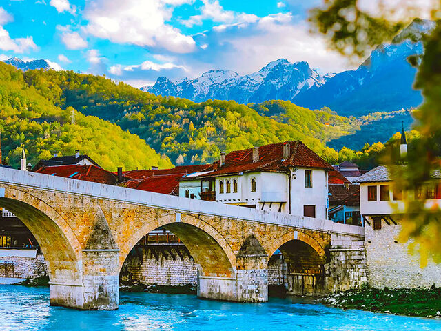 Kosovalı Büyük Balkanlar Turu AJet ile Extra Turlar ve Akşam Yemekleri Dahil SKP-SJJ