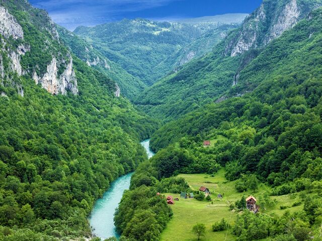 Kosovalı Büyük Balkanlar Turu AJet ile Extra Turlar ve Akşam Yemekleri Dahil SKP-SKP