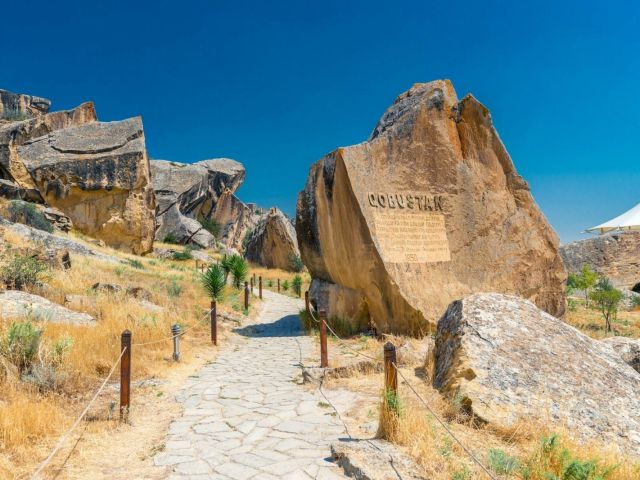 Baştan Başa Azerbaycan Turu Ekstra Turlar ve Yemekli Azeri Gecesi Dahil!