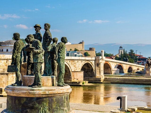 Balkan Güzelleri Ajet Havayolları ile Kosova Makedonya Turu