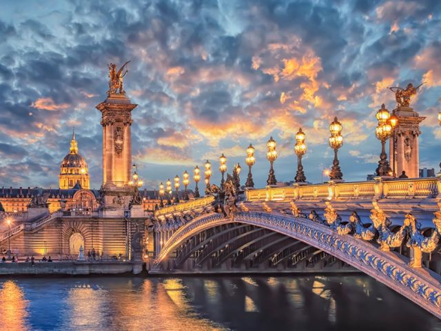 Comfort Benelux & Paris & Almanya Turu Pegasus Havayolları 7 Gece 8 Gün