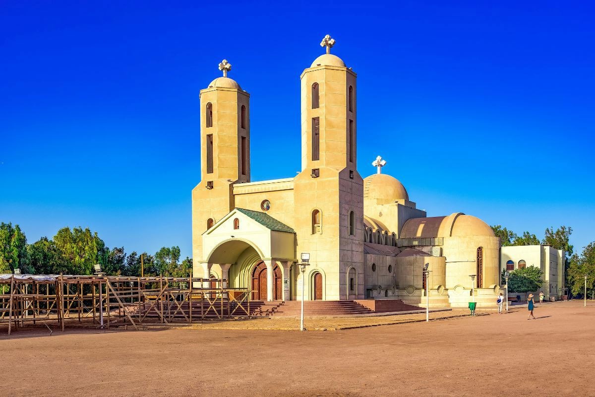 İzmir Hareketli Baştan Başa Mısır – Kahire (Luksor) – Hurghada – Sharm – Hurghada/Sharm Arası Uçakla – Hurghada ve Sharm’da Her Şey Dahil Konaklama – Kolay Vize