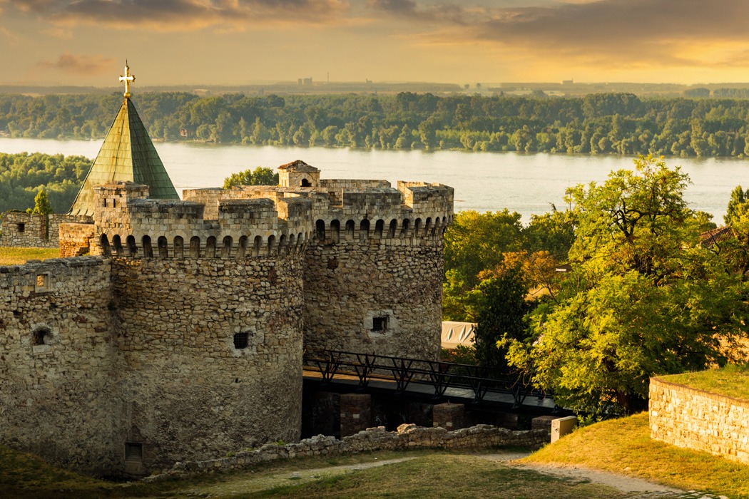 Diyarbakır Çıkışlı Kosovalı Büyük Balkanlar Turu AJet ile Extra Turlar ve Akşam Yemekleri Dahil 7 Gece SJJ-SKP